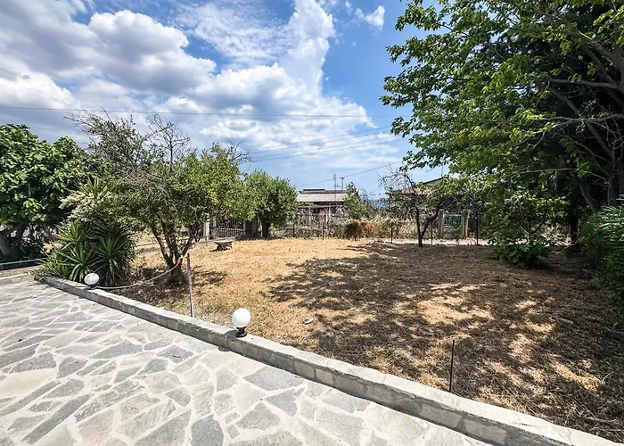 Prázdninový dům Τhair Vacation House *